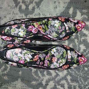Women's shoes
